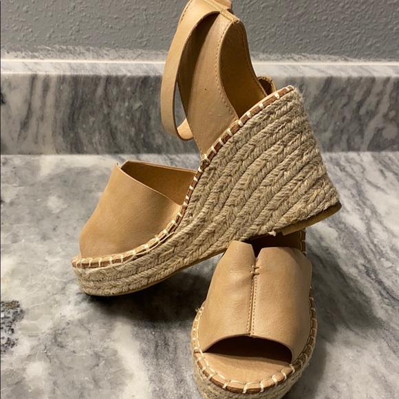 Brand new size 6 tan wedges - Picture 3 of 3